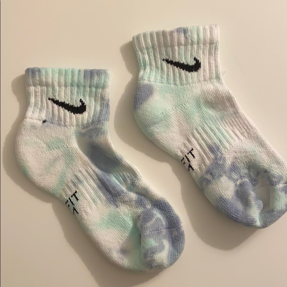 Nike youth athlete tie dye socks cushioned